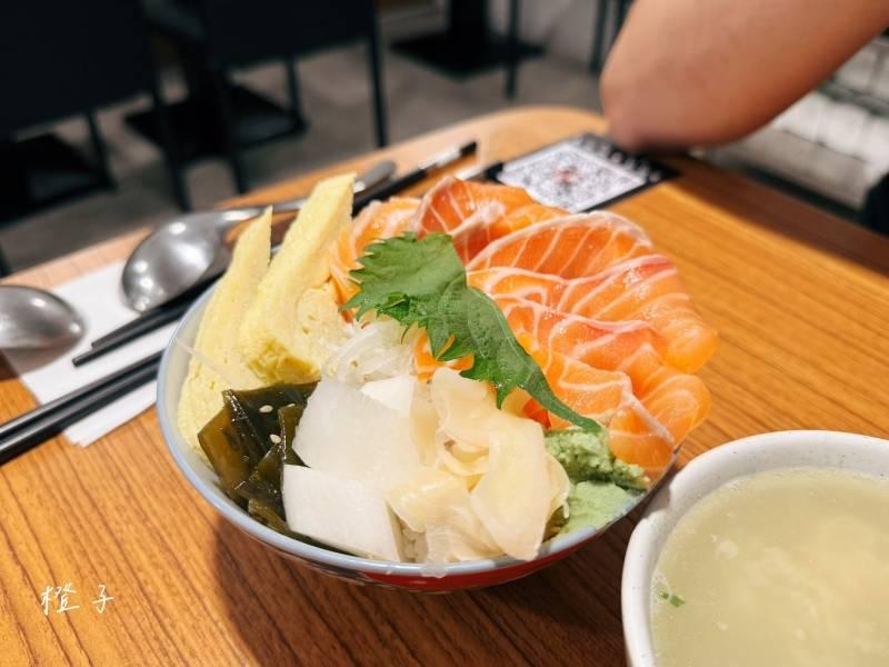 鮭魚丼飯